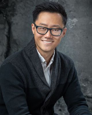 Photo of Ruihong (Bill) Yuan, Registered Psychotherapist (Qualifying), RP(Q), MA, BSc