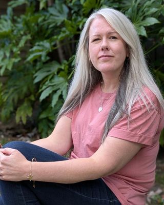 Photo of Laura Heslop, Counsellor, MNCPS Acc.