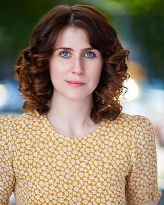 Photo of Liah Rozenman, Creative Arts Therapist, LCAT, RDT, PCC