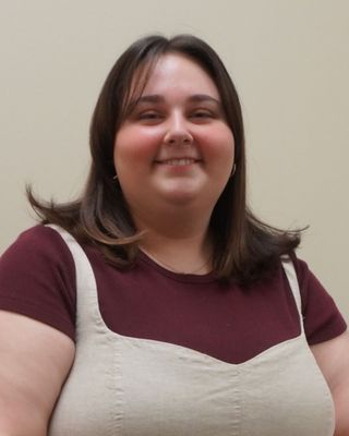 Photo of Lauren M Hernandez, Marriage & Family Therapist Intern, MA, RMFTI