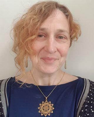 Photo of Zoe Beverton, Counsellor, DCounsPsych, MNCPS Acc.