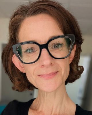 Photo of Rebecca Hollands, Counsellor, MBACP