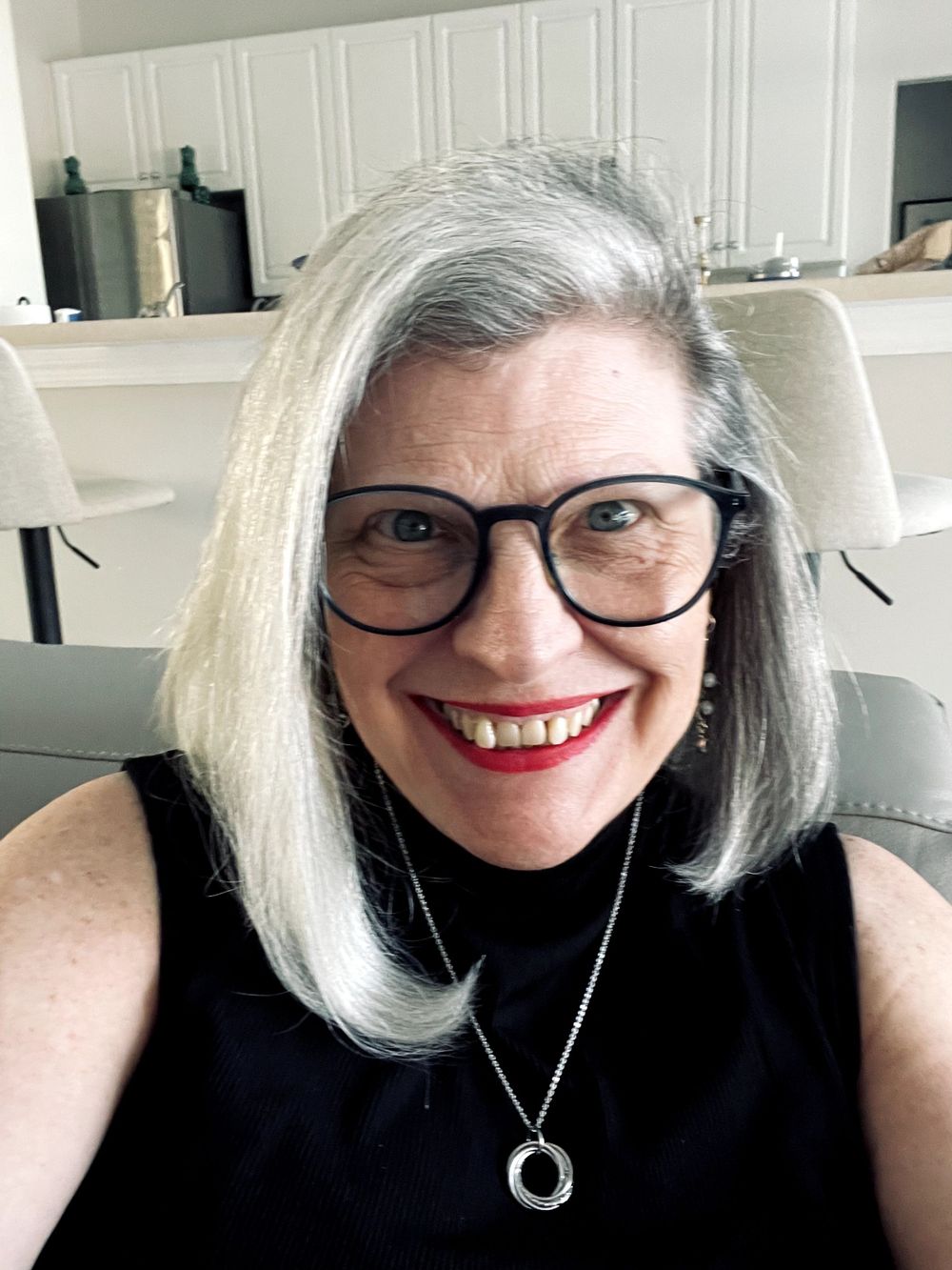 I really enjoy working with therapists, counselors, coaches and other helpers who worry about burn-out and want a safe space to receive support.