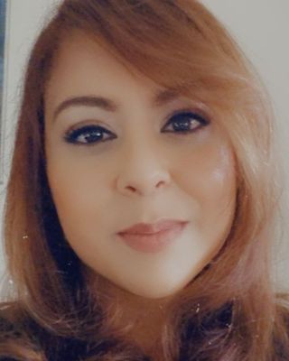 Photo of Fee Hanif, Counsellor, MBACP