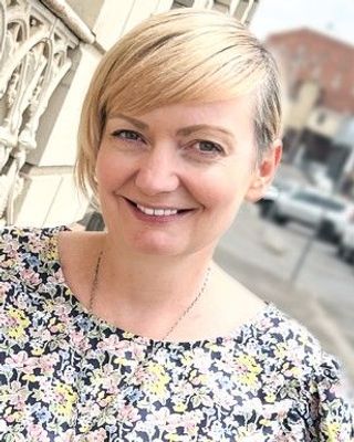 Photo of Beth Fernandes - Therapy from Home, Psychologist, PsyBA General