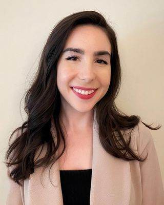 Photo of Dr. Emily Hanna, Psychologist, PsyD, LMSW