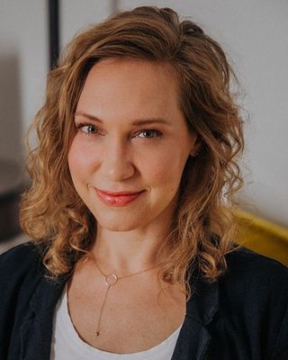 Photo of Jen Williamee, Clinical Social Work/Therapist, LCSW, PMH-C