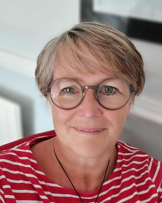 Photo of Charlotte Bond, Psychotherapist, DCounsPsych, MBACP Accred