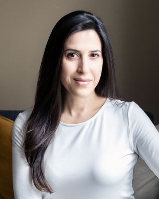 Photo of Renata Cressoni Gomes, Registered Psychotherapist, MPsy, RP