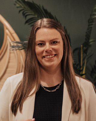 Photo of Elizabeth Glover, Licensed Professional Clinical Counselor, LPCC