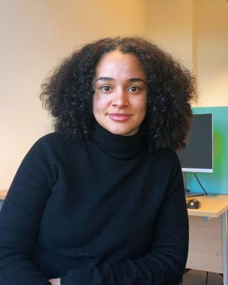 Photo of Sade Hamilton - TherapistSade, Psychotherapist, MBABCP