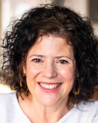 Photo of Stacey L Sanderson, Registered Psychotherapist, BSW, MA, RSW, RP