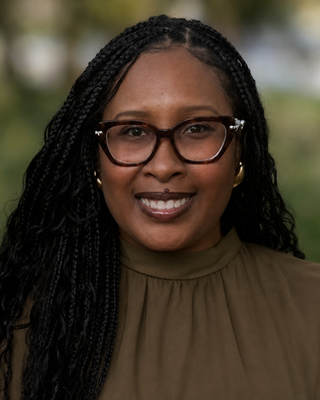 Photo of Dr. Andrea N. Thompson, Clinical Social Work/Therapist, DSW, MBA, LCSW