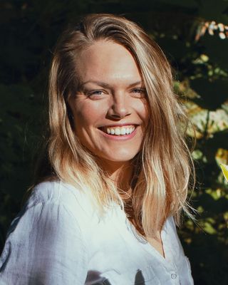 Photo of Caroline Petters, Marriage & Family Therapist, MA, LMFT