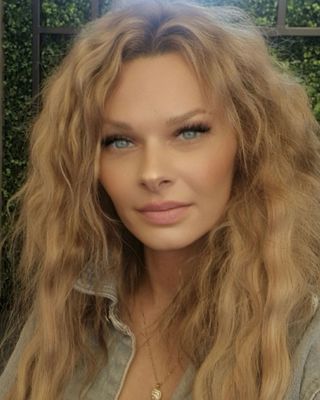 Photo of Alina Wazna, Counsellor, MSc, GMBPsS