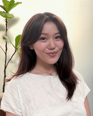 Photo of Toni Yu, LMSW, MHS
