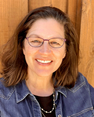 Photo of Holly Micheletos, Marriage & Family Therapist, LMFT