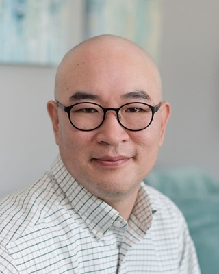 Photo of Han Kim, LCSW, CCH, MBA, Clinical Social Work/Therapist