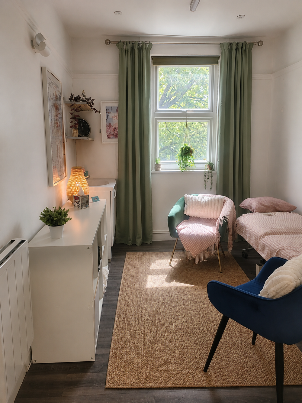 Therapy Space at The Treatment Rooms Bristol - Kayleigh Lane Integrative Therapist The Talking Zone 