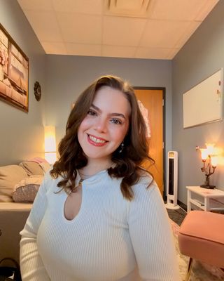 Photo of Jessalyn Perez, Registered Mental Health Counselor Intern, MA, RMHCI, RMFTI