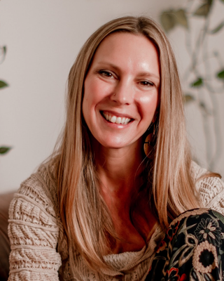Photo of Maggie Jobson, Licensed Mental Heath Counselor, MA, LMHCI