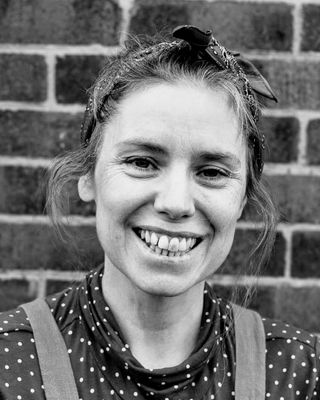 Photo of Sarah Lowe, Psychotherapist, PTUK