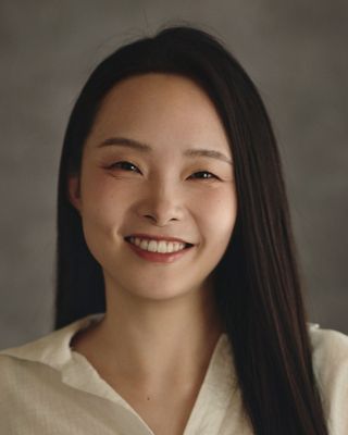 Photo of Rae Zhang, Registered Psychotherapist (Qualifying)
