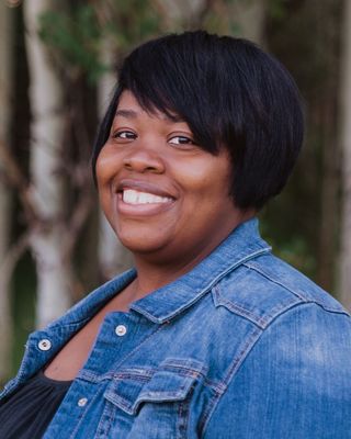 Photo of L. Shirika Bevill, MSW, LCSW, Clinical Social Work/Therapist