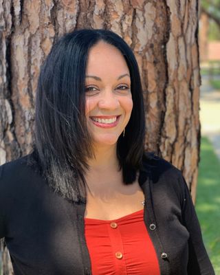 Photo of Shantae Bennett, Marriage & Family Therapist, MS, LMFT