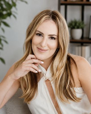 Photo of Emily Perlstein, Marriage & Family Therapist Associate, AMFT