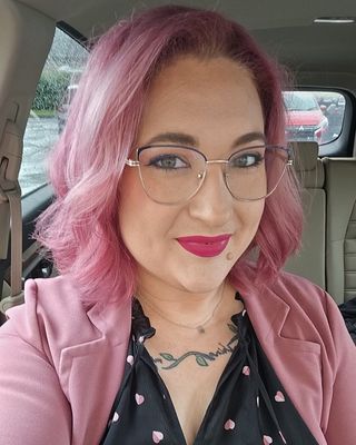 Photo of Sara J Stowers, Licensed Social Worker, LSW