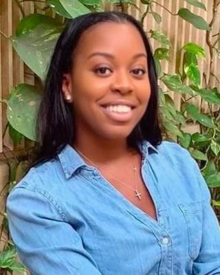 Photo of Valerie Vincente, Registered Clinical Social Worker Intern, MSW, RCSWI