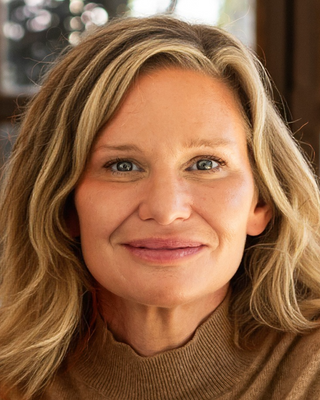 Photo of Lucy Roberts, Psychotherapist, MSc, MBACP