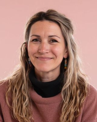 Photo of Carolyn Murray - Carolyn Murray - EMDR Trauma Reprocessing, Registered Psychotherapist (Qualifying), MACP, BEd