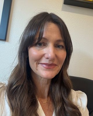 Photo of Dr. Courtney Olinger, Marriage & Family Therapist, PsyD, LMFT