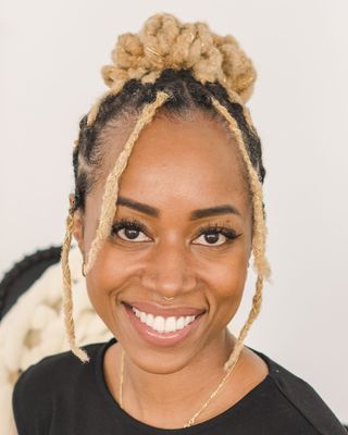 Photo of Dr. Londyn Miller, Marriage & Family Therapist, PsyD, LMFT, MCLC