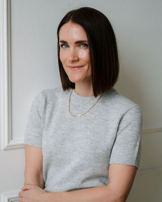 Photo of Elizabeth Hill, Registered Psychotherapist, MACP, RP