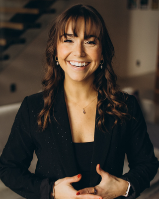 Photo of Julie Melanson, Pre-Licensed Professional
