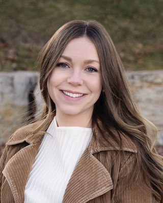 Photo of Nora Halverson, Psychologist, PhD, LP