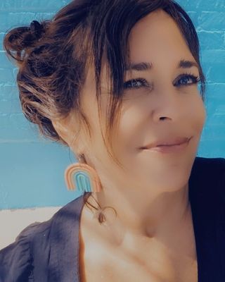 Photo of Shannon Bates - Shannon Bates - SB Therapy Group, Marriage & Family Therapist, MA, LMFT