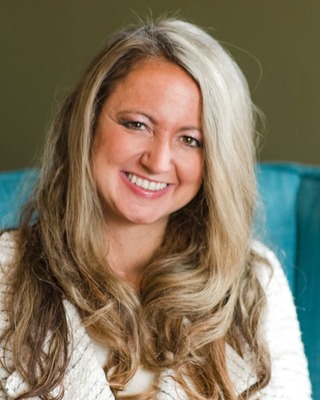 Photo of Rachael Renshaw- Millennial Therapist, Counselor in Louisville, KY