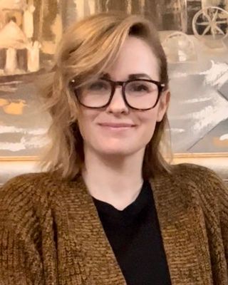 Photo of Kelsey Florczak, Licensed Clinical Professional Counselor in Hinsdale, IL