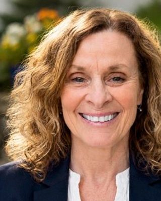 Photo of Lisa Schott, Clinical Social Work/Therapist, LICSW