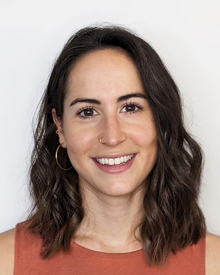 Photo of Davina Sacks, Psychotherapist, MA, MBACP Accred