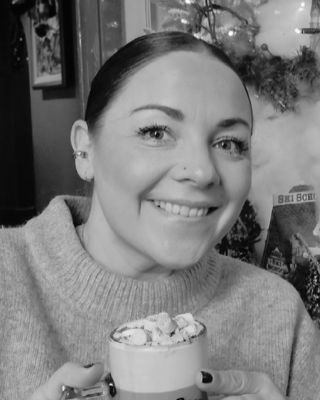 Photo of Sarah Watson, Psychotherapist, MA, MBABCP