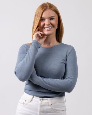 Photo of Izzie Matthews, Psychotherapist, MA, PACFA