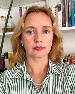 Photo of Dr Lizaveta van Munsteren, Psychotherapist, PhD, BPC