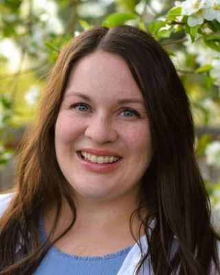Photo of Kylie Toomey, Pre-Licensed Professional, CMHCi