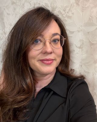 Photo of Elaine Baptista, Psychotherapist, Pre-Accredited Member IACP