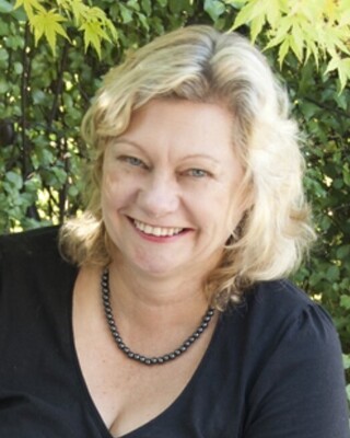 Photo of Yvonne Helen Wells, Counsellor in Park Orchards, VIC